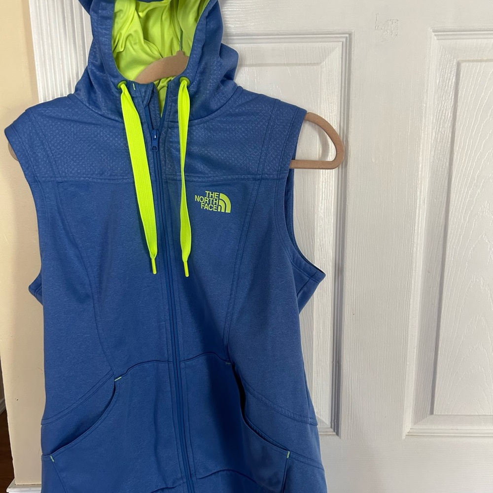 The North Face Blue Suprema Sleeveless Hooded Vest W/Neon Yellow Accents Size L